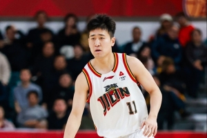 正负值-22!姜伟泽11中6拿到15分 其中下半场11分 - 资讯配图