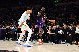 马刺56胜18负&凭借对局优势正式锁定西部前二 湖人无缘西部第二 - 资讯配图