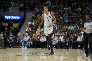 文班:我们当然想要冲击西部榜首 对卡斯尔拿3双不意外 - 资讯配图