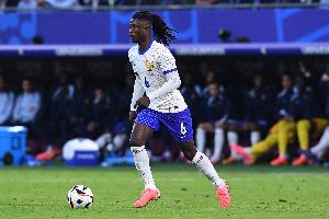 阿斯：对阵哥伦比亚是卡马文加的关键时刻，他必须说服德尚 - 资讯配图