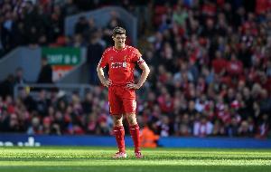 回安菲尔德参加慈善赛!杰拉德:我的大脑依旧,但身体慢了两三秒 - 资讯配图