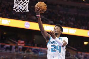 很兴奋!布兰登·米勒首节8中5砍下16分 三分5中3 - 资讯配图