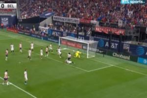 双重红魔！23岁拉门斯为比利时出战扑出必进球，曼联2100万欧引进 - 资讯配图