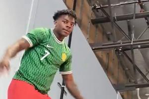 国安球迷？知名网红speed甲亢哥新视频身穿北京国安主场球衣 - 资讯配图