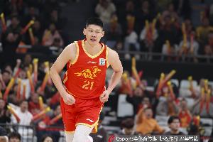 汗都没出！胡金秋仅打8分35秒4中1拿到3分1助攻 - 资讯配图