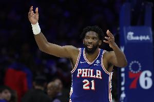 你才是蜂王？恩比德生涯对阵黄蜂21胜1负 场均30分 命中率57% - 资讯配图