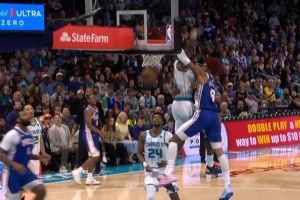 平地起惊雷！乌布雷侧翼突击一飞冲天 隔扣迪亚巴特打进加罚 - 资讯配图