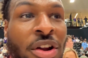 布朗尼赛后自拍庆祝：我们锁定西部第一 闯入G联盟季后赛！ - 资讯配图