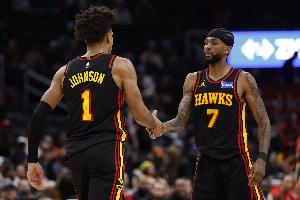 全民皆兵！三主力缺战老鹰半场4人得分上双 麦科勒姆也有9分入账 - 资讯配图