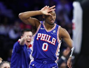 复出状态不错!马克西就打43分钟 18中10拿下26分7板8助 - 资讯配图