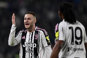 意媒:如果报价达到3000万欧,尤文就将考虑出售库普梅纳斯 - 资讯配图