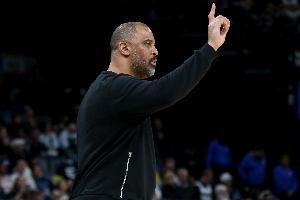 乌度卡：我们试图提升到季后赛强度 尤其是在输给森林狼之后 - 资讯配图