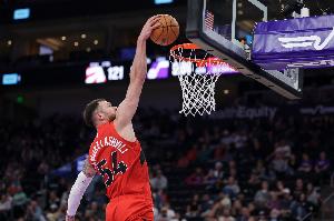 爆了爆了！马穆凯拉什维利13中8砍19分4板3断 正负值高达+47 - 资讯配图