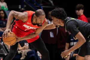 火箭一场决定两队命运！火箭大胜鹈鹕 将勇士&开拓者锁在附加赛区 - 资讯配图