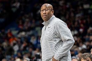 迈克·布朗:我们与裁判较劲消耗太多精力 雷霆38次罚球都合理吗 - 资讯配图