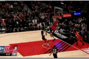 运气球！卡马拉反击空接被干扰 高高抛起还是弹进！ - 资讯配图