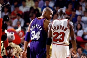 巴克利:篮球只是人生一小部分 为乔丹其他领域也取得成功而自豪 - 资讯配图