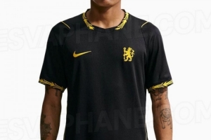 切尔西新赛季客场球衣谍照：简约黑色设计，衣领、袖口金色点缀 - 资讯配图