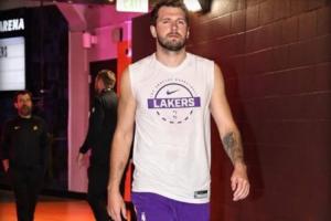 东契奇近期与去年对比！美媒：这一年变化实在太大了！ - 资讯配图