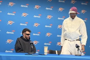 皮肤也是！杰伦威谈自己与切特穿搭：全黑和全白 就像阴和阳 - 资讯配图