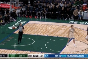 罕见情况！快船雄鹿比赛进行到一节半首次出现罚球 还是技术犯规 - 资讯配图