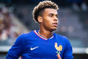 打进个人国家队处子球,杜埃成2000年以来法国队第100位进球者 - 资讯配图