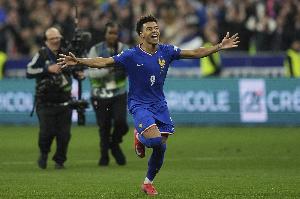 打进处子球并实现双响，杜埃成2017年勒马尔后法国队首人 - 资讯配图