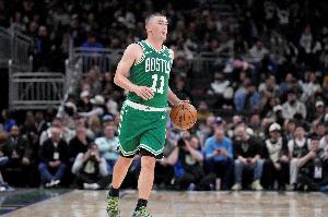 进攻端真滴稳！普理查德18中10&三分6中2砍下28分6板6助 - 资讯配图