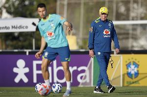 ESPN预测巴西首发：维尼修斯出战成疑，马丁内利可能替代他 - 资讯配图