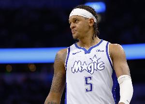 又拉到家了!班凯罗半场10中3&三分2中0 有4失误&正负值-21 - 资讯配图