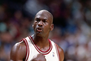 乔丹:退役就为远离篮球带给我的光环 这对我是巨大负担 我累了 - 资讯配图