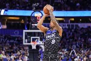 什么工作？贾马尔·凯恩8分钟3中0没得分出现6失误 正负值-32 - 资讯配图