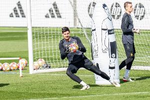 记者：米利唐复出在即，门迪10-14天回归，裤袜难赶上拜仁次回合 - 资讯配图