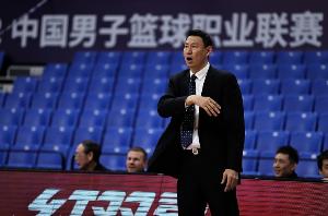 直播吧：李楠明日解禁将会辅佐许利民  但北京主帅不会有任何改变 - 资讯配图