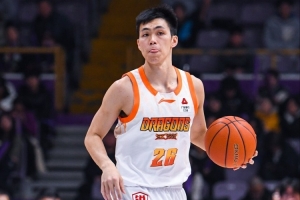投射失准!庞峥麟11中3&三分5中0 拿到13分2篮板4助攻2盖帽 - 资讯配图