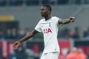 英媒：热刺中场萨尔可能在今夏离队，报价5000万镑或足够带走 - 资讯配图