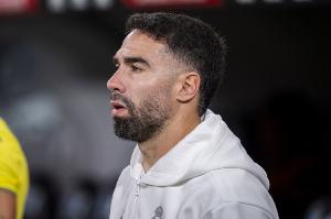 TA：卡瓦哈尔可能不续约阿拉巴合同到期，皇马需补强右后卫和中卫 - 资讯配图