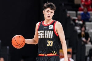 稳定发挥！王浩然半场6中4拿到12分2篮板1抢断 - 资讯配图