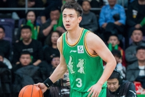 沈阳日报：近三战拼劲十足 辽篮冲刺CBA常规赛前八 - 资讯配图