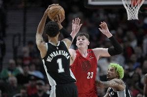 阿夫迪亚：我们有两个出色的防守型中锋 球队攻防武器齐备 - 资讯配图