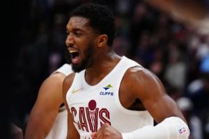 4年2.77亿？TA：若米切尔今夏未提前续约 骑士会讨论交易他的可能 - 资讯配图