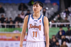 状态真滴差！齐麟出战31分钟12投仅4中 出现4失误&正负值-21 - 资讯配图