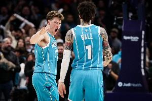 媒体人：三球和克尼佩尔就像当年的库里和埃利斯 应赶快扶正后者 - 资讯配图