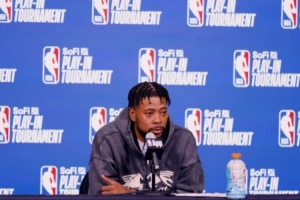 【完整版】古德温：被阿夫迪亚进球后很沮丧 今天努力去限制库里 - 资讯配图