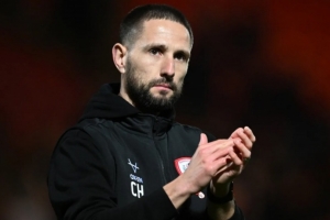 巴恩斯利官方：主帅康纳·霍里哈内将在本赛季结束后离队 - 资讯配图