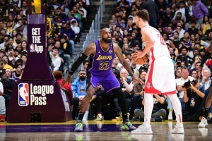 NBA彩经:湖人难阻火箭 骑士胜猛龙 掘金擒森林狼 老鹰力拼尼克斯 - 资讯配图