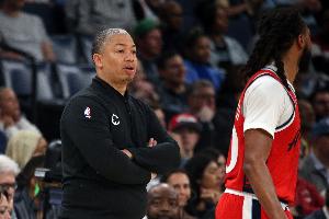 弗兰克：我们为争冠打下了基础 积攒了选秀权&年轻人&薪资空间 - 资讯配图