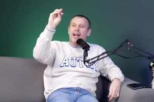 卡萨诺：听说皇马有意阿莱格里？皇马是严肃的地方，不是闹着玩的 - 资讯配图