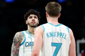 黄蜂连续22季未赢得季后赛系列赛并列历史第2长！仅次于快船29季 - 资讯配图