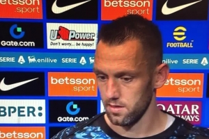 德弗里：赢球有助于提升士气，接下来5场比赛都要为赢而去踢 - 资讯配图